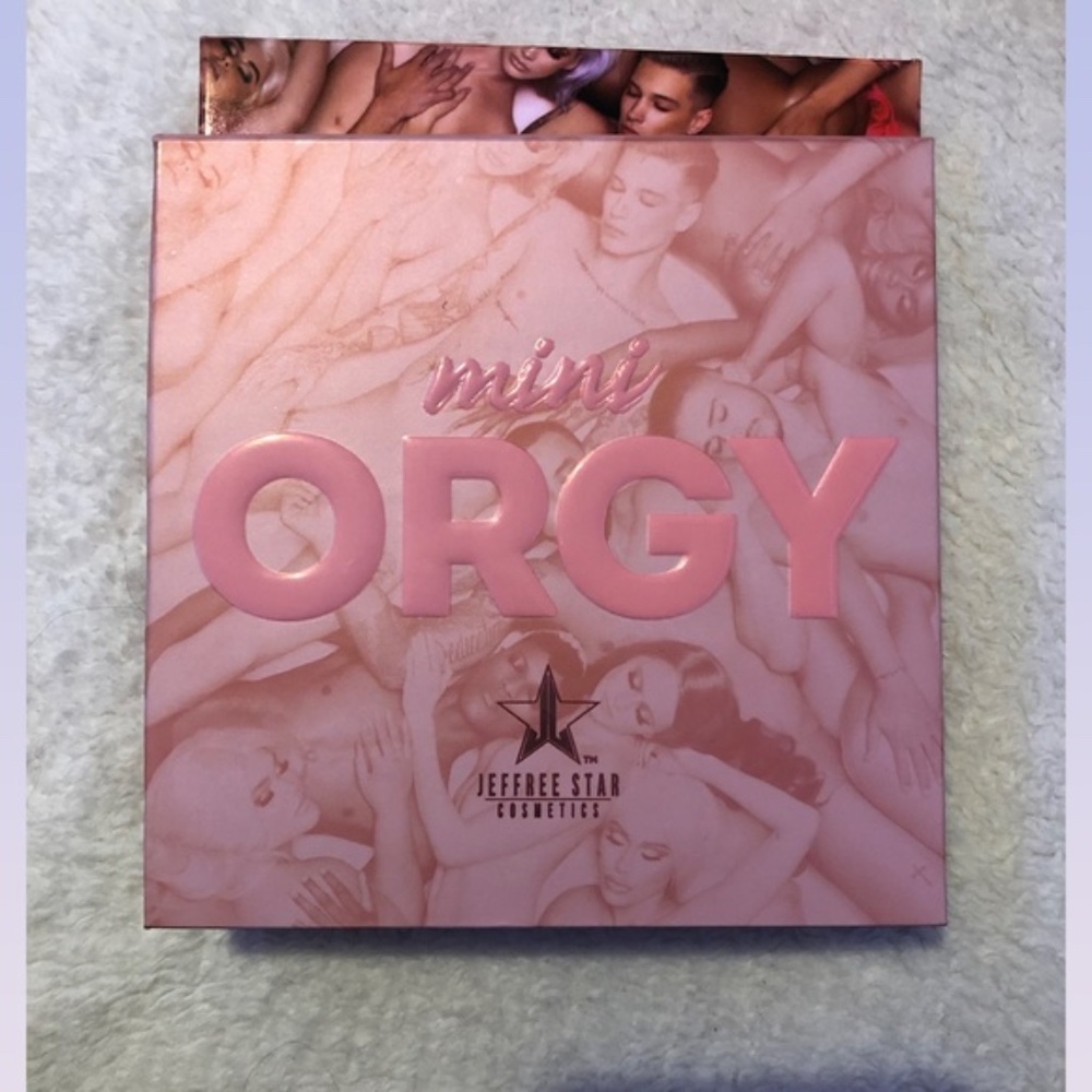 Jeffree Star Eyeshadow Palette & Widow Lip Balm